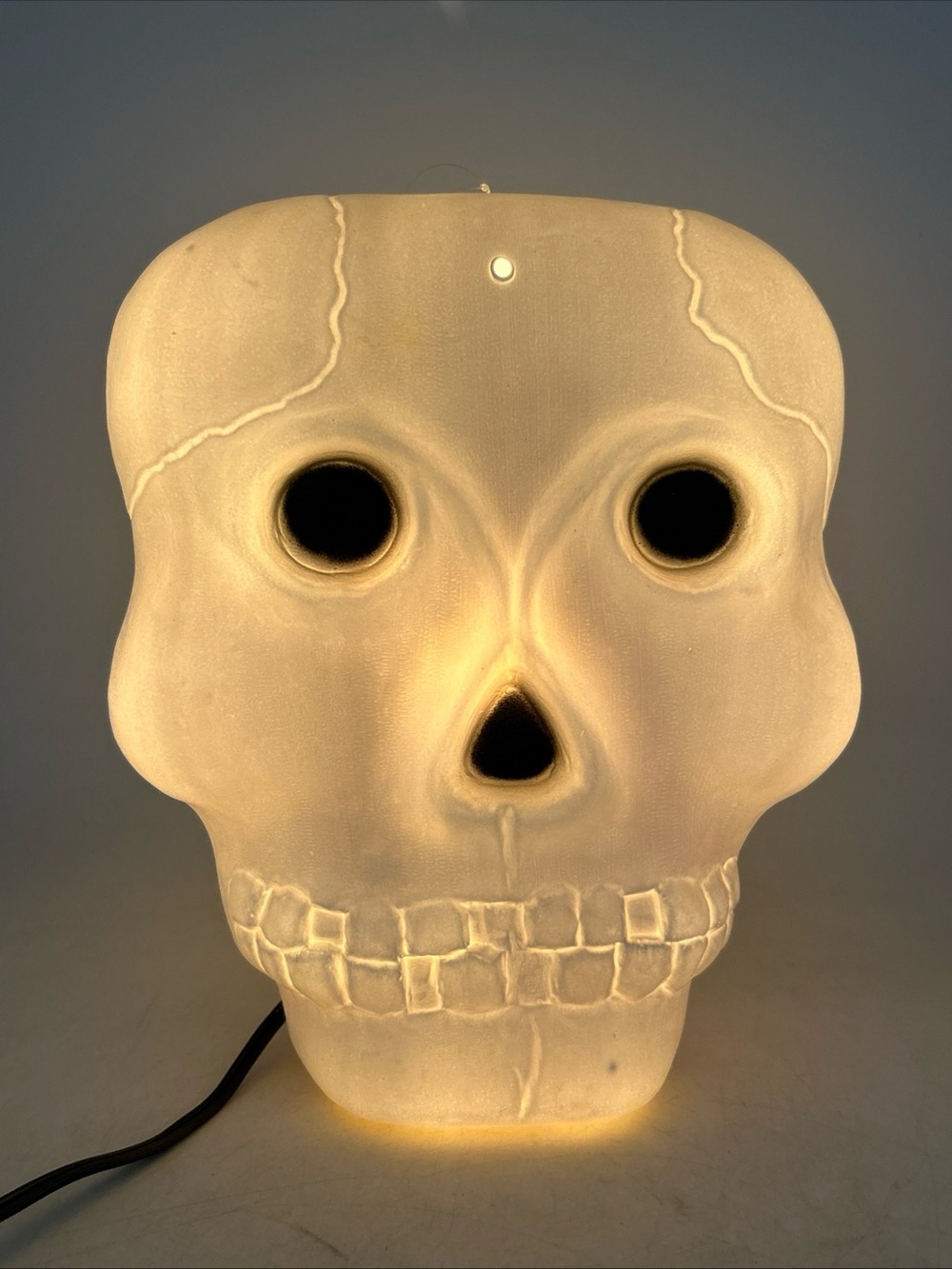 VINTAGE HALLOWEEN BLINKY GLOW LITE BLOW MOLD SKULL 8", WORKS USA (Read Desc)